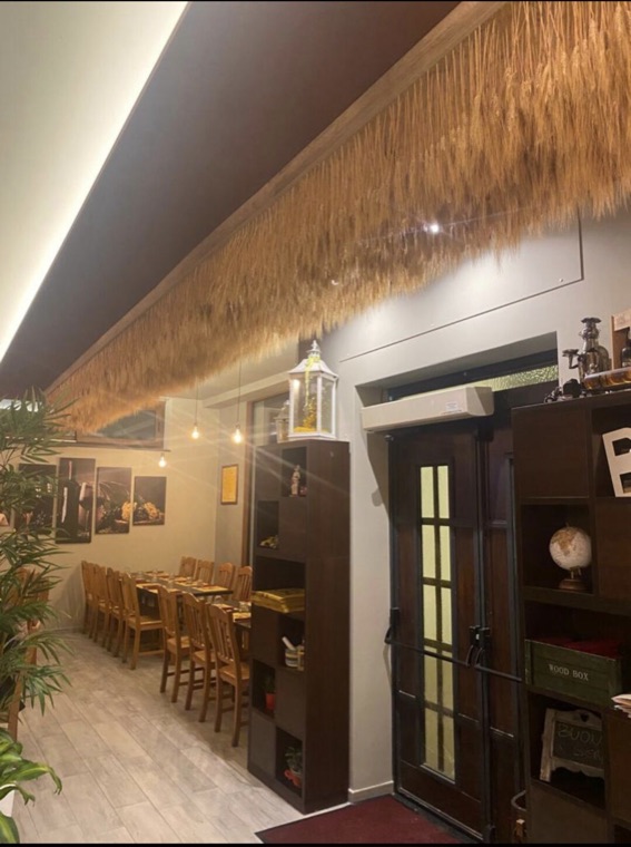Dettagli rustici: cannucciato e legno